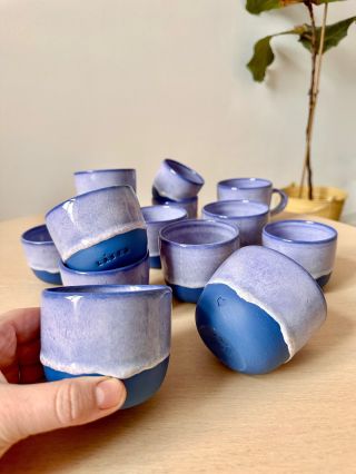 Poslední naskladnění keramiky před Vánocemi ✨ Bude to sice menší várka, ale doufáme, že o to víc radosti 🤍. V naskladnění...